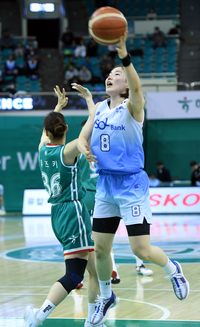 [포토] 김지영 ‘원핸드 슛’