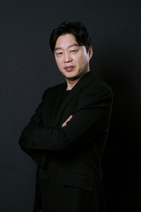 김희원 “첫 연출 두려움 있었다…배우를 믿는 감독 되고 싶었다”[SS인터뷰]