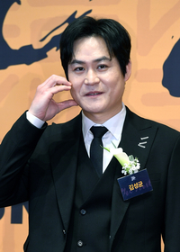 [포토]하트 만들어 보이는 김성균
