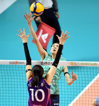 [포토] GS칼텍스 뚜이, 김연경과 1:1 대결