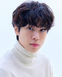 강유석, 저스트 엔터와 전속계약 “데뷔 후 가장 바쁘게 살게 할 것”