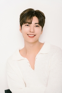 배우 정시현, 구준회·윤예주와 연기 입맞춤…‘야근하고 갈래요?’ 공개