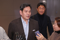 트럼프 ‘취임식’ 가는 정용진·허영인, 美 유통망 확대 ‘탄력’ 받을까