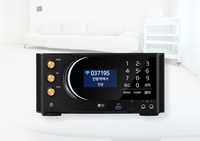 부모님의 활기찬 인생 2막 위한 효도템…설맞이 효도 선물로 가정용 노래방 어때?