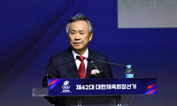 유승목, 마침내 백상을 품었다…오랜 시간을 견딘 배우에게 돌아온 가장 깊은 박수