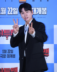 [포토] 이이경 ‘깜찍한 2’