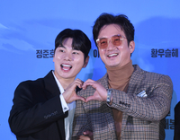 [포토] 이이경-정준호 ‘사랑해요’