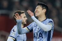 손흥민 ‘환상 선제골’ 지키지 못한 토트넘, 북런던더비 패배 치명타…벌써 11패, 포스테코글루 계속 봐야 하나