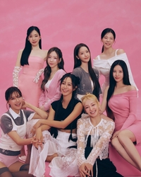 소녀시대, 8인 완전체 모였다 ‘18주년에도 포에버 원’