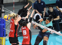 [포토]맹공 퍼붓는 GS칼텍스 실바