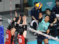 [포토]힘차게 공격하는 GS칼텍스 실바