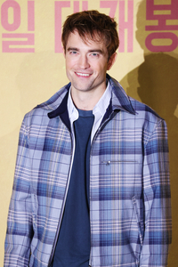 로버트 패틴슨 “봉준호 감독, 모든 배우들이 함께 일하고 싶은 감독”[SS현장]