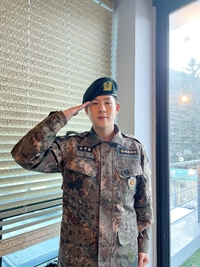 “몬베베 감사해” 몬스타엑스 주헌, 군복 입고 ‘늠름’ 전역 소감