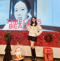 ‘40대 맞아?’ 손예진, 초미니로 미모 뿜뿜!