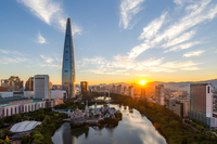 “한복 입은 펭귄부터 설맞이 빅세일까지”…롯데월드타워·몰에서 즐기는 풍성한 설 연휴