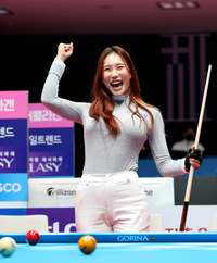 ‘당구여신 변신’ 유현주, PBA 시타자 깜짝 등장…깔끔한 샷으로 분위기UP