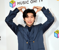 임영웅 설 연휴 힘찬 인사 “더욱 빛나는 한해 되길”