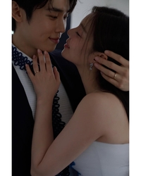 ‘4월 결혼’ 에일리, ♥최시훈과 꿀 뚝뚝 웨딩 화보 공개