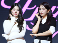 [포토] 아이브 장원영-안유진 ‘인형이 나란히’