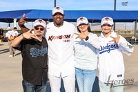 푸이그 어깨 올라가네…‘LAD 야생마’ 응원하러 7시간 달려온 ‘팬 가족’ [SS시선집중]