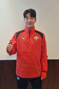 ‘캡틴’ 김동현 “강원 애정 커…지난시즌 2위 잊고, 또 다른 역사의 한 페이지 쓰겠다”[SS남해in]