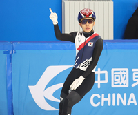 중국 린샤오쥔 넘어지고 박지원이 마무리…쇼트트랙 혼성계주, 대회 첫 금메달 수확[하얼빈AG]