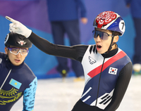 랭킹 1위 쇼트트랙 박지원, 생애 첫 출전한 무대에서 하루 금메달 2개 ‘반짝’[2025 동계AG]