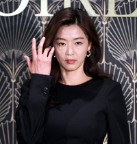 배우 전지현, 세무조사 후 추징금 납부…소속사 “위법 행위는 없었다” 해명