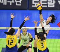 “봄 배구 못 가는 것 반성해야, 다음 시즌 준비하겠다” 연봉 1위 강소휘의 책임감[SS현장]