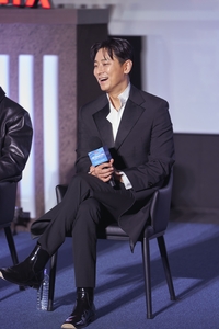 “여러분들이 저희를 살렸습니다” 넷플릭스 ‘중증외상센터’ 도파민 충전 긴급 팬 미팅 성료