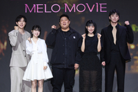 전지현, 파격 보디수트+청바지 ‘압도적 비주얼’