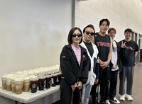 LG 보러 2900㎞ 날아온 팬…커피 100잔 들고 애틀랜타에서 애리조나까지 [SS시선집중]