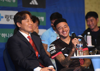 전지현, 파격 보디수트+청바지 ‘압도적 비주얼’