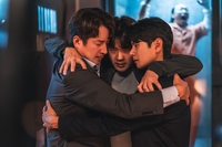 [공식] 영화 ‘히트맨2’ 240만 관객 돌파