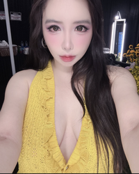 이민호와 셀프 열애설 논란 박봄, 개의치 않고 파격 노출 패션[★SNS]