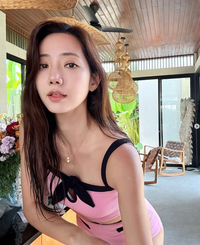 ‘엄마 배에 동생 있나?’ 정순주 아나, 아들과 재치 넘치는 대화 공개... S라인 몸매도 눈길 [★SNS]