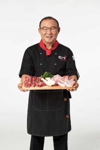 박항서 감독 전격발탁, 축구장 아닌 베트남시장 개척?