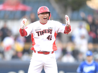 김태군, ‘우승 DNA’에 ‘개그’까지 장착... KIA 팬심 저격 [다시 보는 2024 KBO]