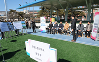 김진태 지사, 강원도립대 여자축구부 격려 방문