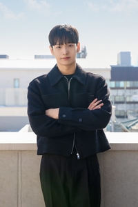 ‘검은 수녀들’ 신재휘 “애동 연기 위해 15kg 감량…송혜교와 호흡 너무 떨렸다”[SS인터뷰]