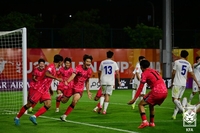 ‘죽다 살았다’ U-20 대표팀, 승부차기 혈투 끝에 우즈베키스탄 넘어 4강 진출…월드컵 본선행 성공