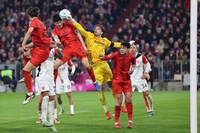 아킬레스건 부상여파 NO…김민재 철기둥 모드ing→日이토 데뷔골→뮌헨, 프랑크푸르트 4-0 완파 ‘선두 질주’