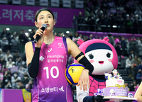 [포토]생일 맞은 김연경, ‘하루 뒤면 만 서른 일곱...’