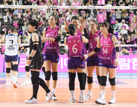 [포토]김연경 20득점 흥국생명, IBK기업은행 꺾고 우승까지 단 1점