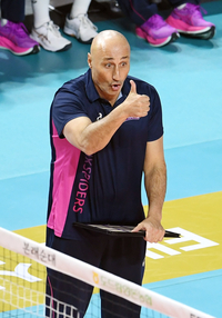 1위 확정 ‘초읽기’ 아본단자 감독 “김연경 MVP 자격있어, 생일 선물 준비하겠다”[현장인터뷰]