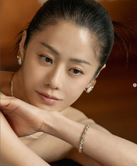 ‘시간을 거스르는 미모’ ...고현정, 화보서 ‘선덕여왕급’ 카리스마 발산