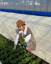 ‘사업가 새 출발’ S.E.S 슈, 불법 도박 끊고 농부 된 근황 [★SNS]