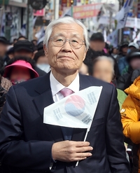 보수논객 조갑제의 쓴소리, “尹은 가짜보수, 헌재에서 파면될 것”