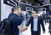 MWC25에 참가한 SKT 유영상 CEO “통신사들의 글로벌 동맹, AI 혁신 가속화할 것”