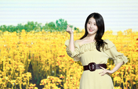 [포토]꽃밭의 아이유